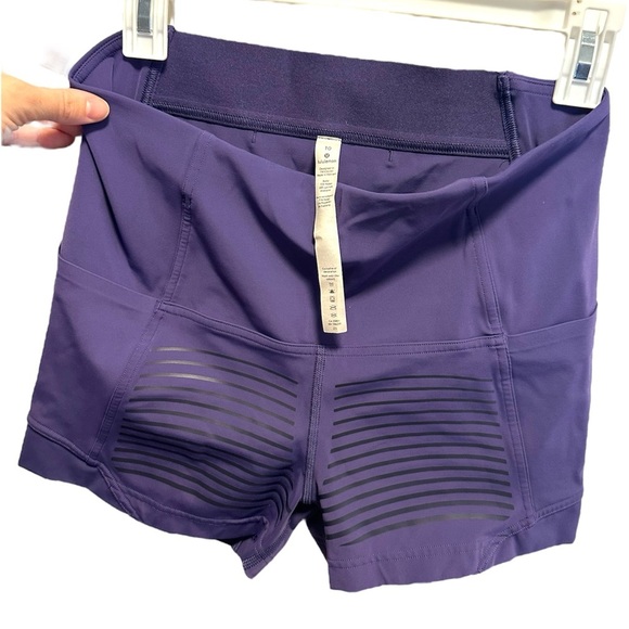 Like new lululemon Rogue Renegade HR Short 2.5" purple - Picture 7 of 7